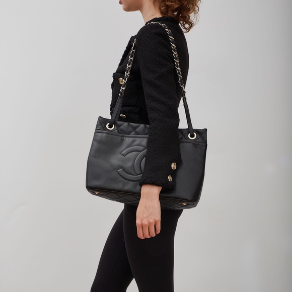 CHANEL VINTAGE CAVIAR BLACK LEATHER GRAND SHOPPING TOTE MEDIUM (2015) - Picture 9 of 10